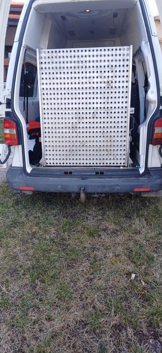 Товарна рампа за  микробус