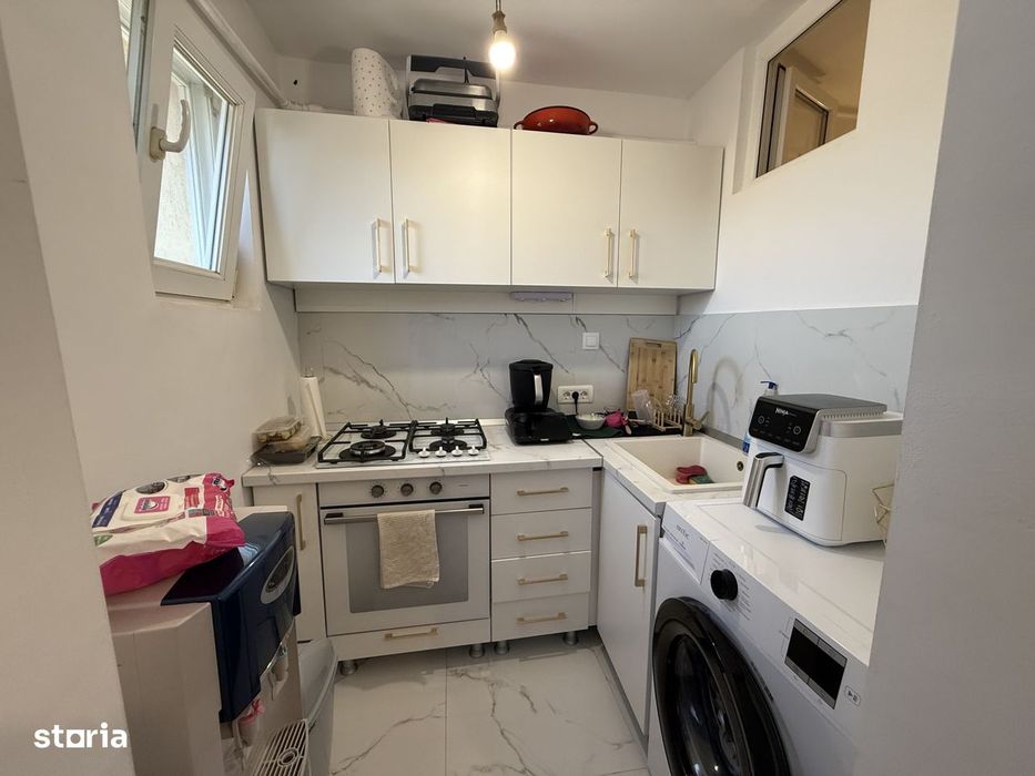 Apartament cu 4 camere, semidecomandat, etaj 4/5 - Sagului