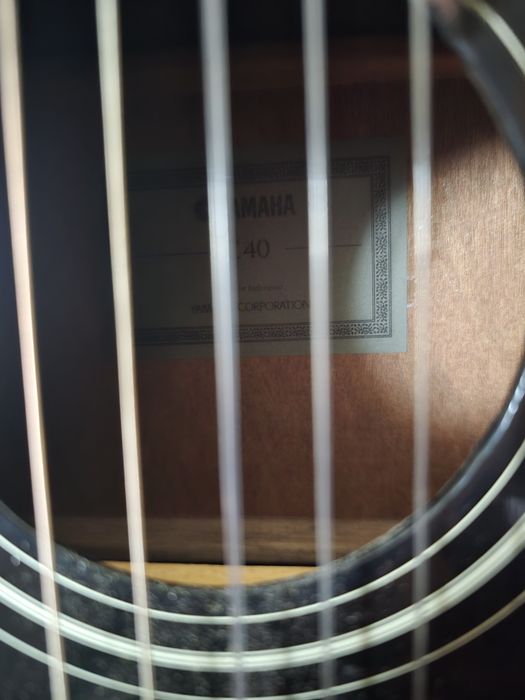 Гитара чёрная, Yamaha C40