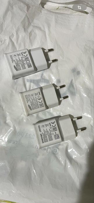 Елка с игрушками в хорошем состоянии