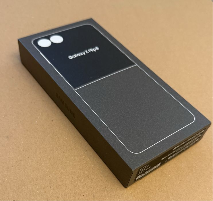 Samsung Galaxy Z Flip8 256GB 5G NOU SIGILAT ! 12GB ram ! Z Flip 8 7