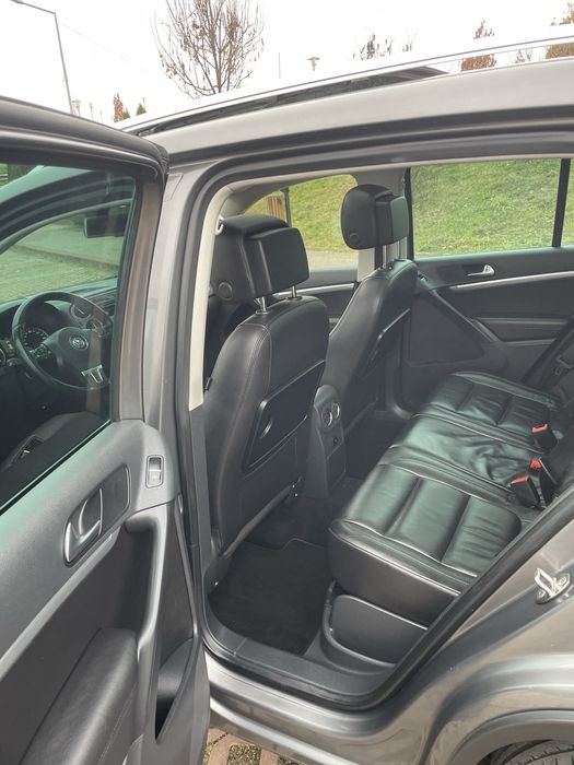 Volkswagen tiguan  model Carat