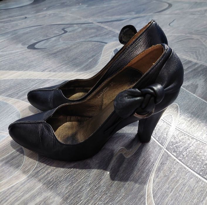 Продам кожаные туфли