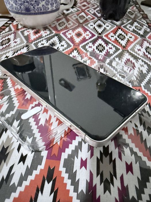 Обменяю S24 128 Gold идеал