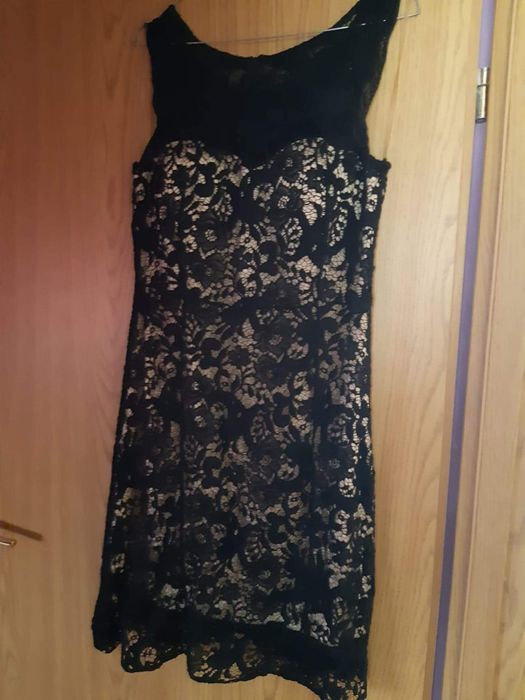 Vand rochiță cu dantela