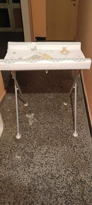 Бебешко корито с повивалник