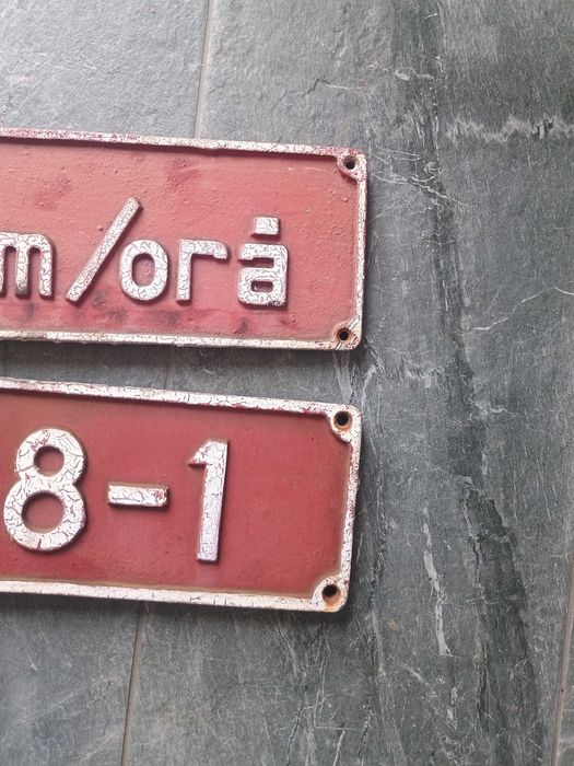 Tabla CFR .Număr locomotivă CFR .Reclama. Tabla veche.