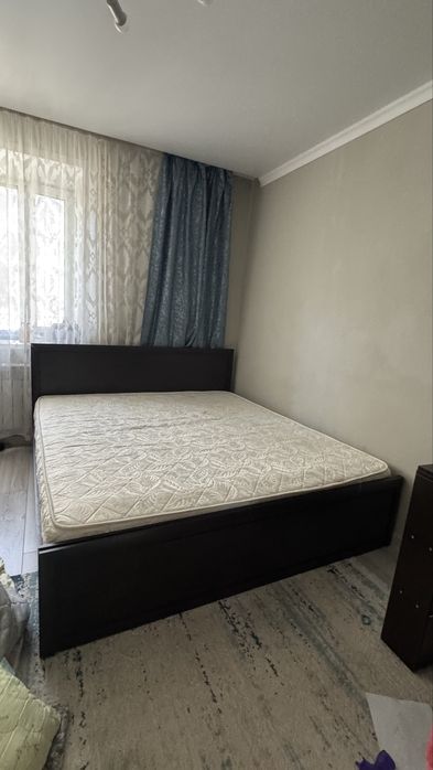 Кровать 180*200 с матрасом