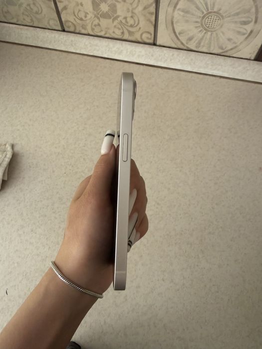 iPhone 13, не вскрытый, полностью работает