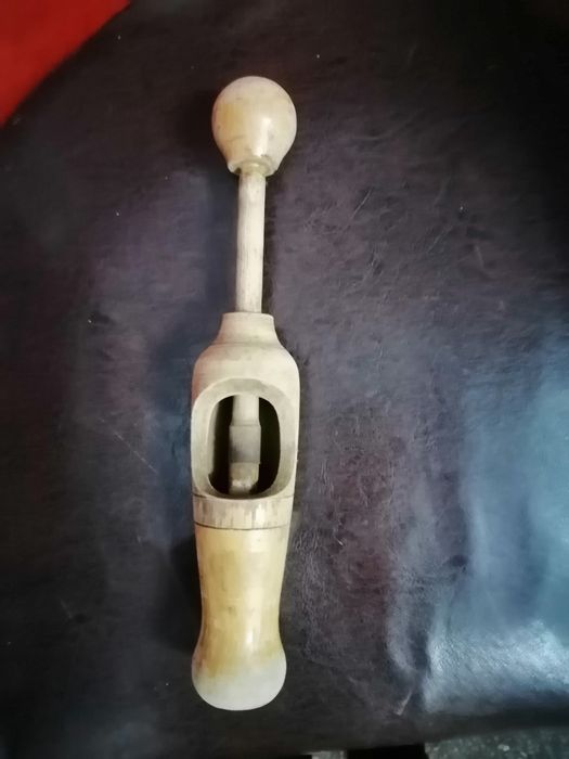 Rasnita veche lemn piper