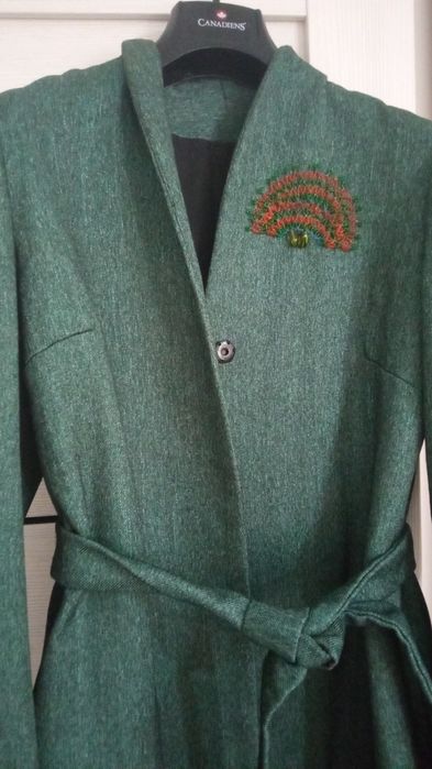 Пальто осень красивое ,S размер