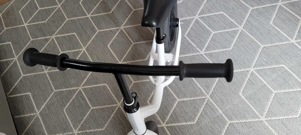 Bicicleta echilibru