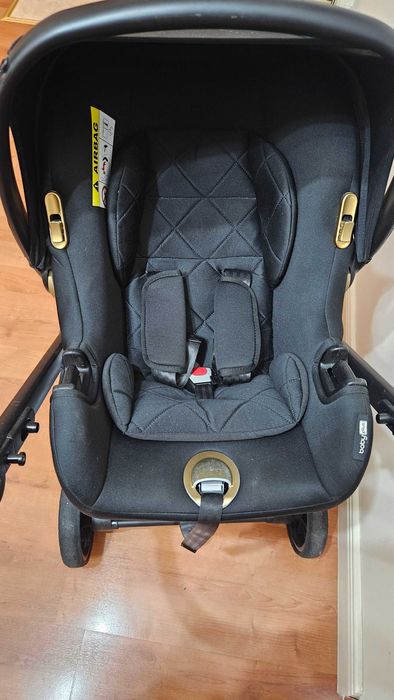 Комбинирана бебешка количка