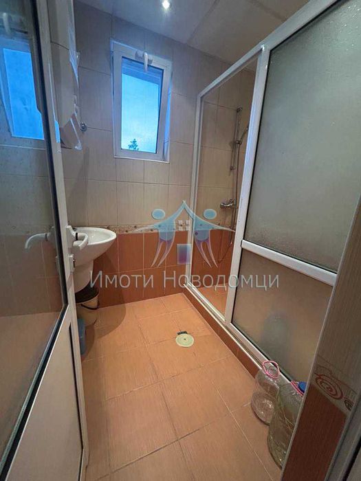 Продава се Четиристаен апартамент в Шумен, Пазара - 100 кв.м за 1530 €/кв.м - Снимка #6