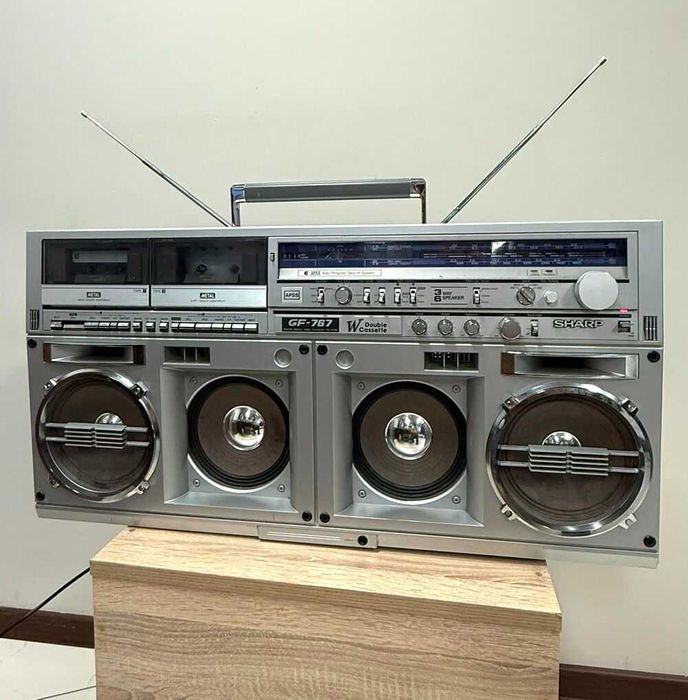 Колекционерски ретро радиокасетофон SHARP GF 767 Z Boombox