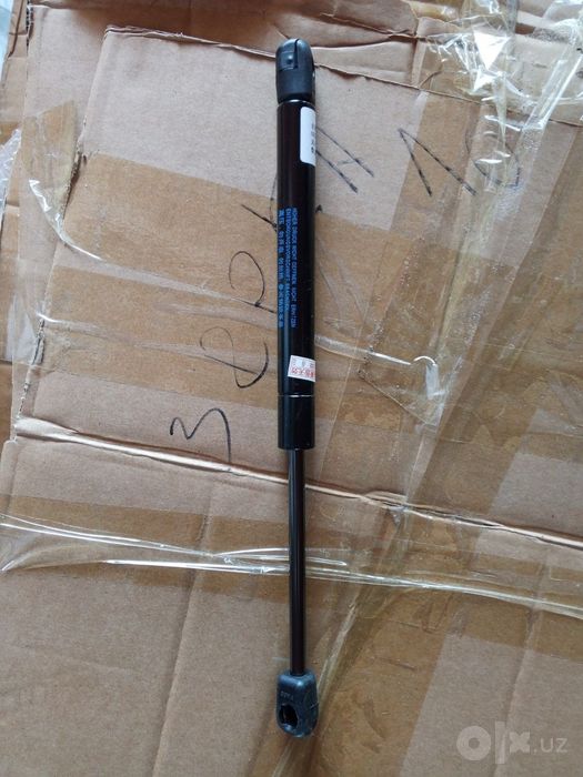 Orginal zavod Kapot ushlagich Dongfeng EP 008. Упор. Запчасти Dongfeng