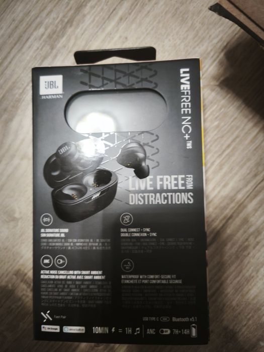 Безжични слушалки JBL Live free TWS