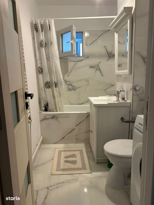 Apartament 3 camere Zona Centrul Cvic !