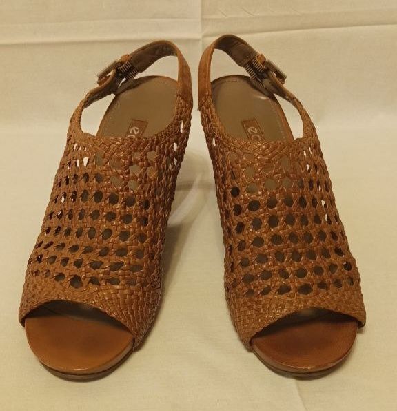 Женские  босоножки  экко