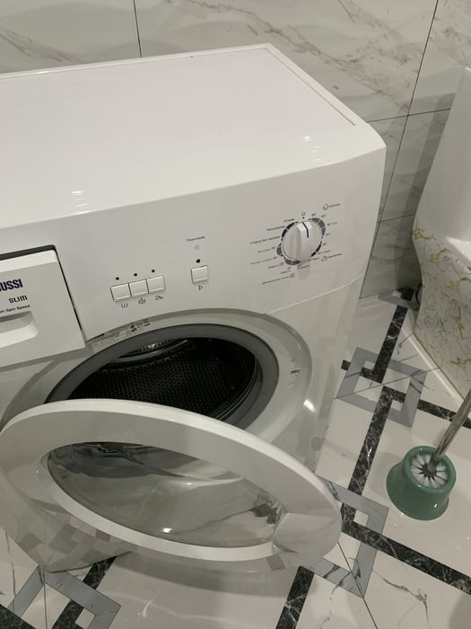 Продам стиральную машину Zanussi