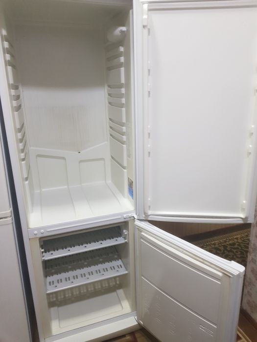 Indesit 2ta xolodilnik sotiladi