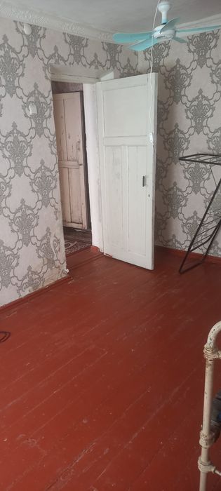 Аранча леса склада 1 хонали квартира ижарага бераман.2 этажда