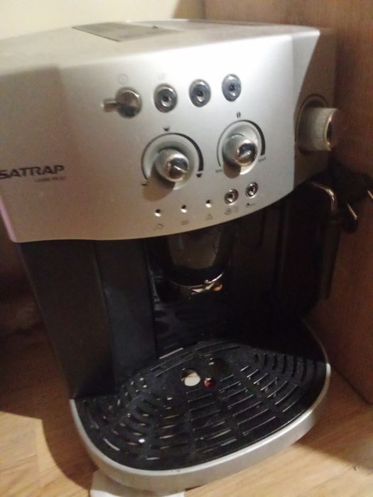 Продава се кафе машина