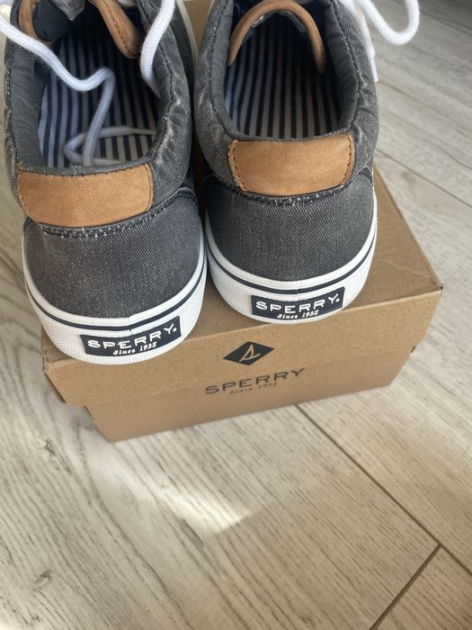 Нови мъжки кецове Sperry