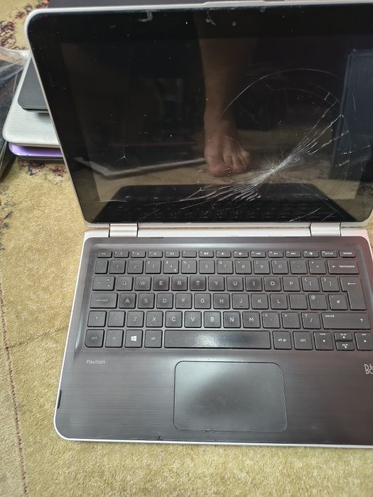 Vând laptopuri pentru piese unele chiar functionale