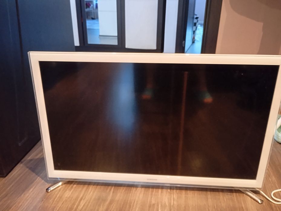 Телевизор Samsung 32"