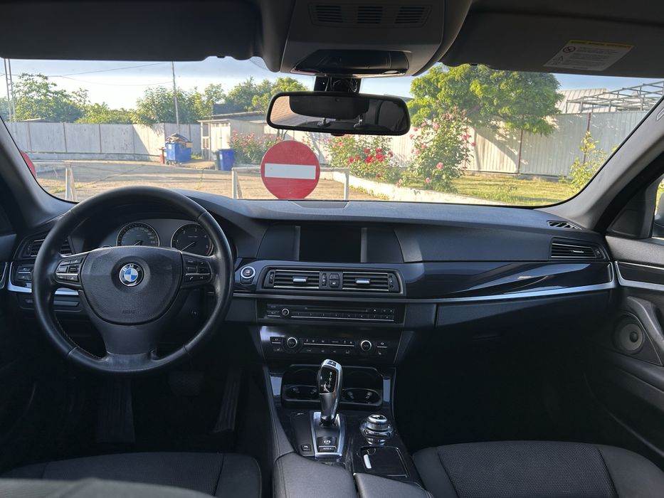 BMW 5 Series 2011 — imagine 4