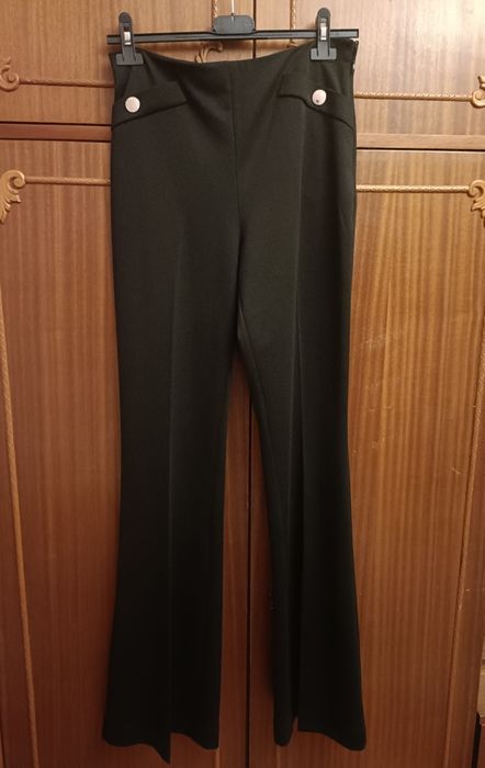 Pantaloni Guess evazati, marime M