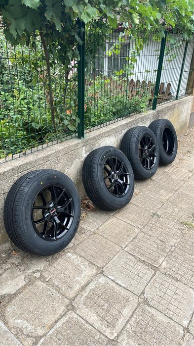 Алуминиеви джанти с гуми