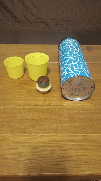 Продавам стари термуси от времето преди 1990 г.