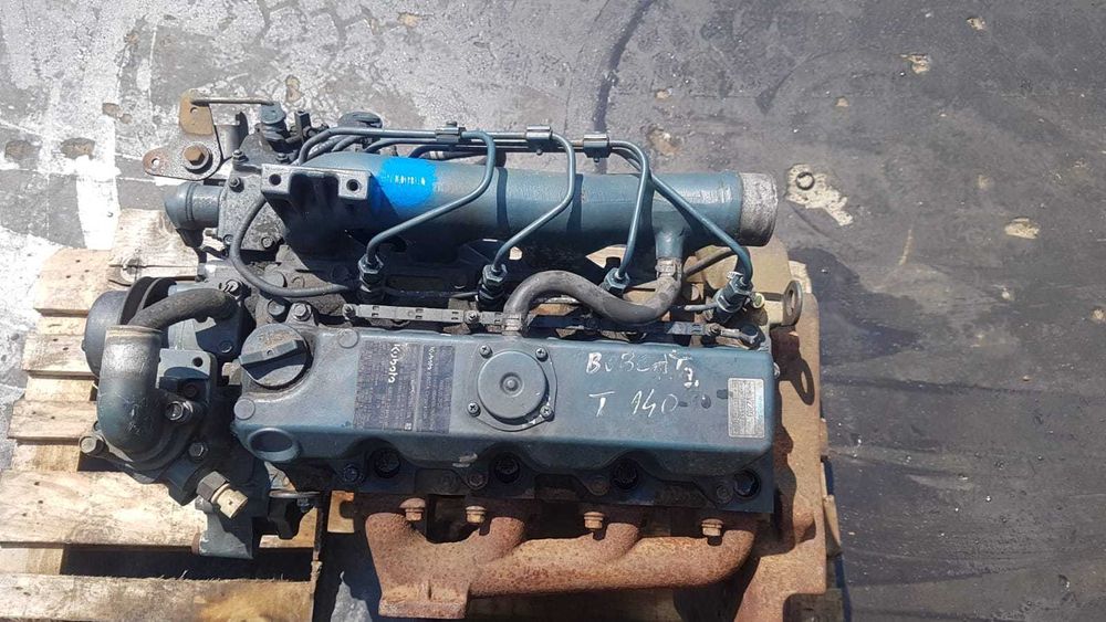 Motor pentru Bobcat si miniexcavator Kubota V2203 E4