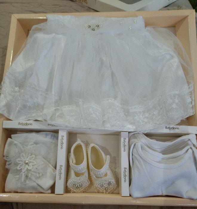 Продаётся комплект для девочки на выписку из род дома