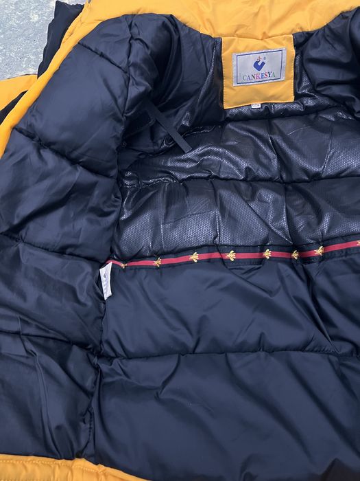 Продам детскую куртку