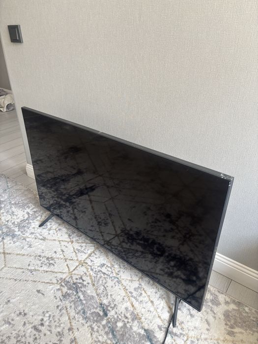 Продам смарт телевизор samsung AU7100