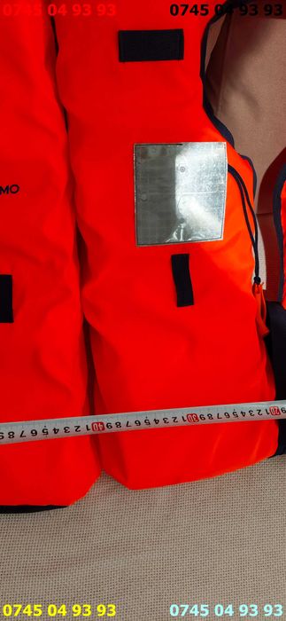 veste de salvare NOI pret pe ambele marimi diferite  50 54 L si XL si celalta 42 48 M