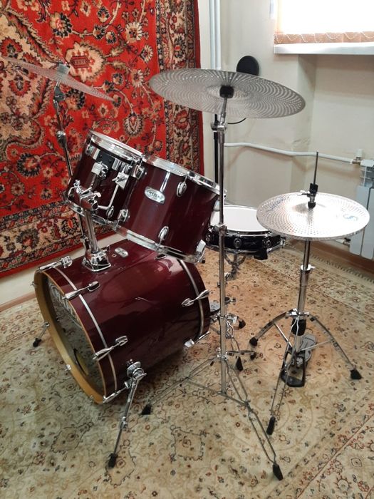 Продается ударная установка с подзвучкой