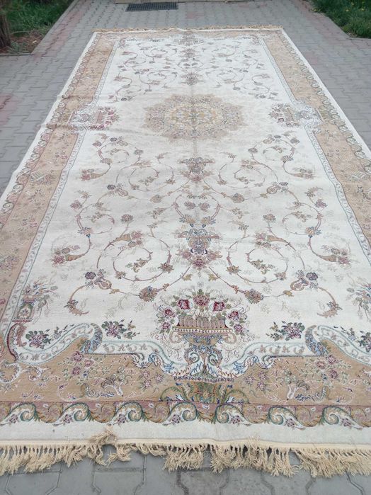 Ковёр продам. 240 х 490