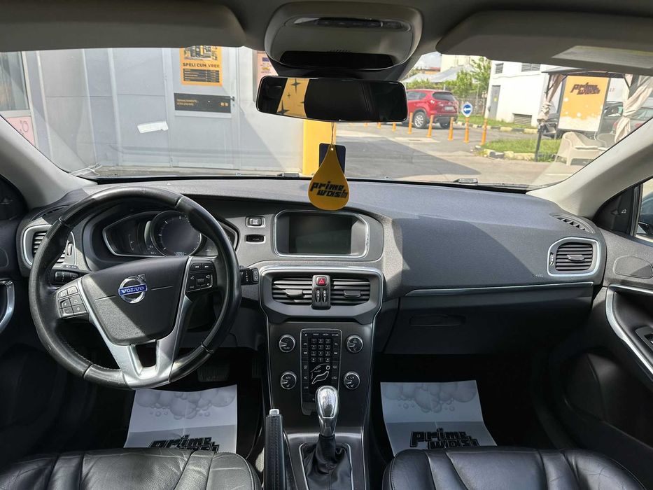 Volvo V40 D3 150cp
