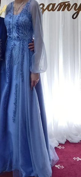 Элегантное вечернее платье состояние нового