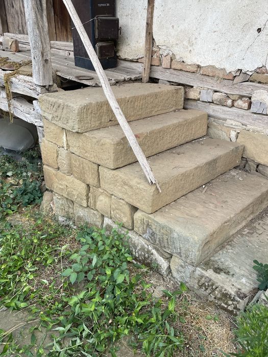 Каменни стъпала, дялан камък