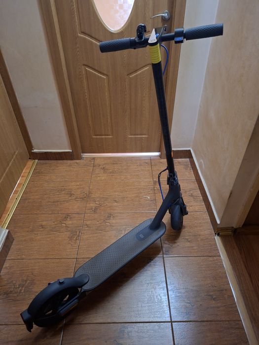 Trotineta Xiaomi Mi Scooter 3