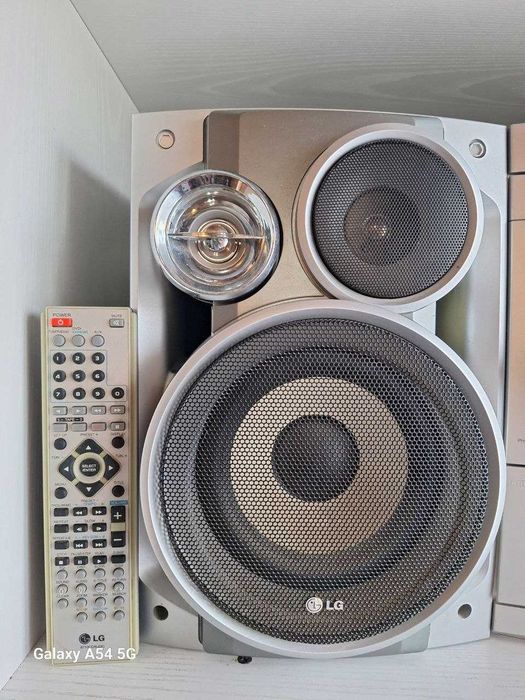 Продам б/у музыкальный центр. LG Мини-система DVD/Караоке