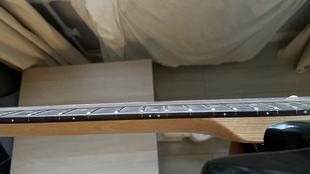 Электрогитара DANN (классический страт)