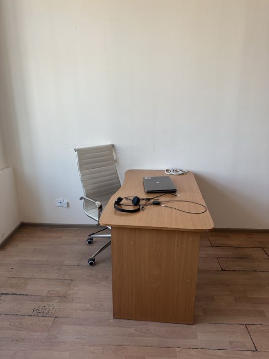 Продаю офисную мебель