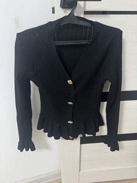 Женские вещи: костюм, куртка