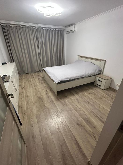 Apartament + mansarda de vânzare